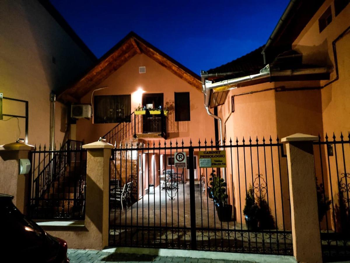 Calypso Rooms Fagaras Exterior photo