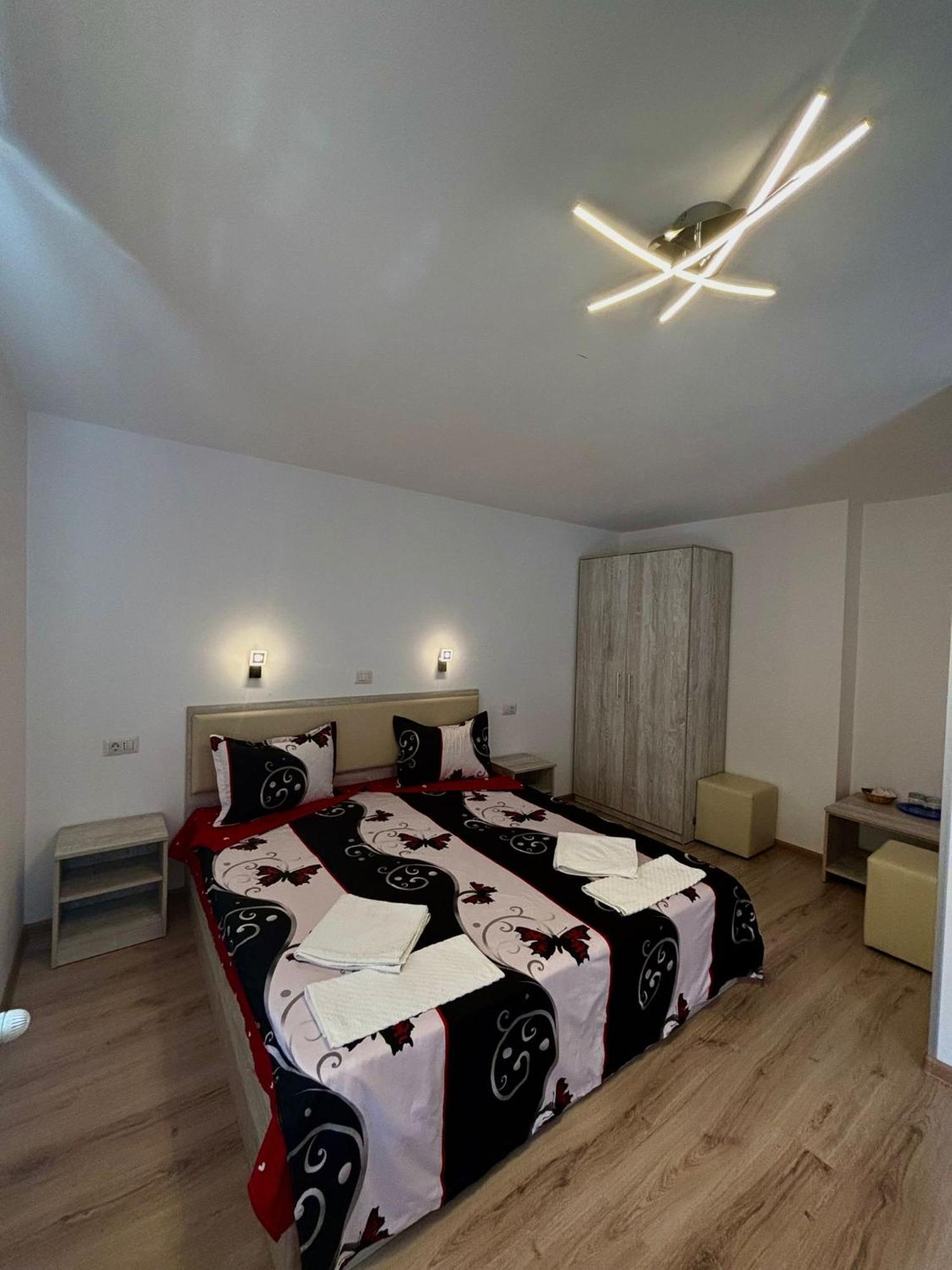Calypso Rooms Fagaras Exterior photo